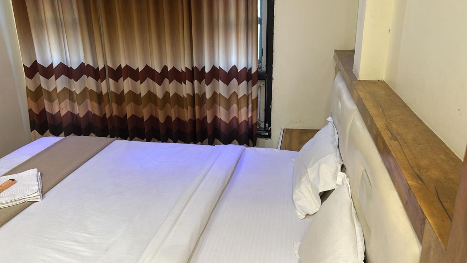 Hotel Empire Ujjain Exterior foto