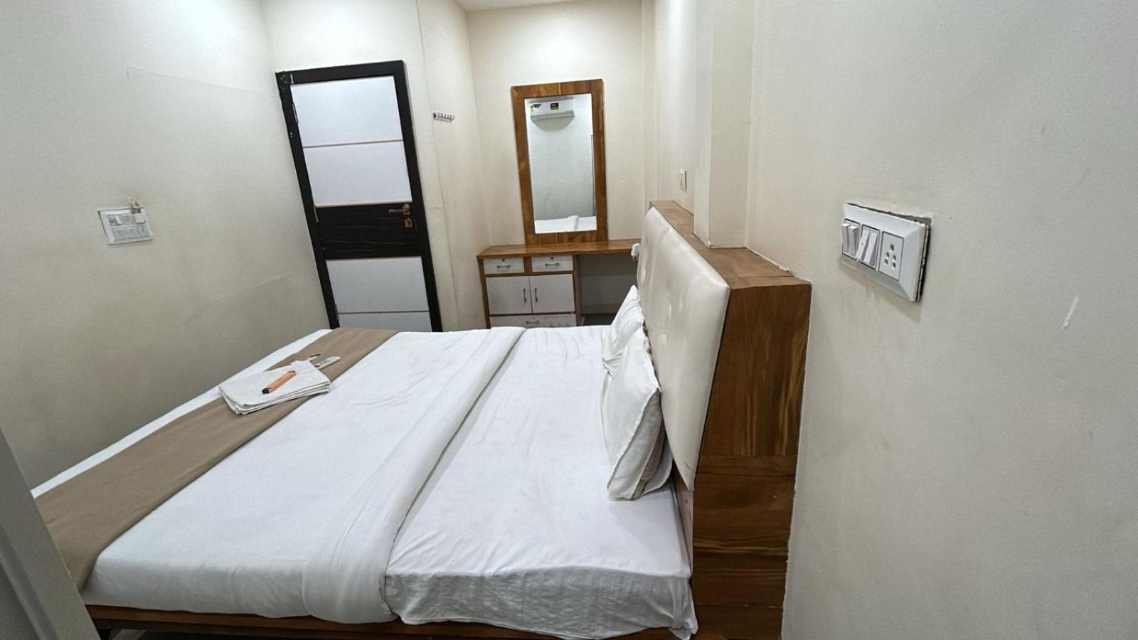 Hotel Empire Ujjain Exterior foto
